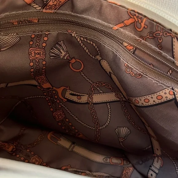 Crossbody purse white gold tone accents & feet long adjustable strap textured - Picture 12 of 16